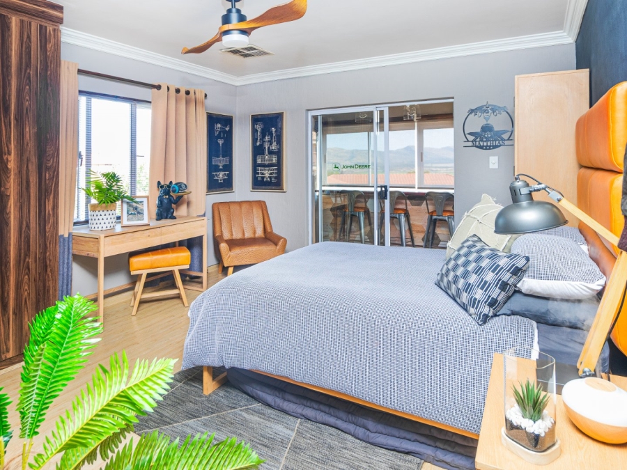 6 Bedroom Property for Sale in Kosmos Ridge North West